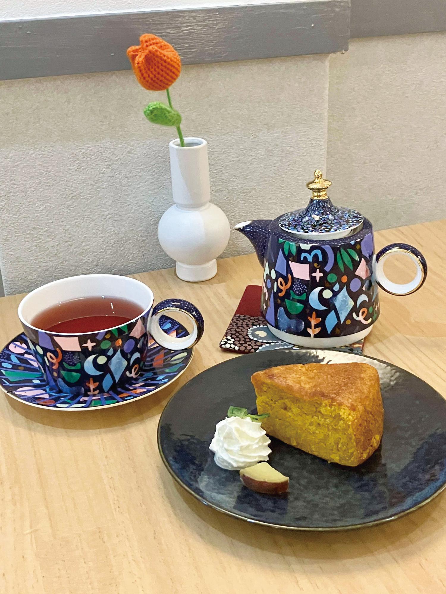 T2紅茶(ポット)&2種から選べるケーキセット