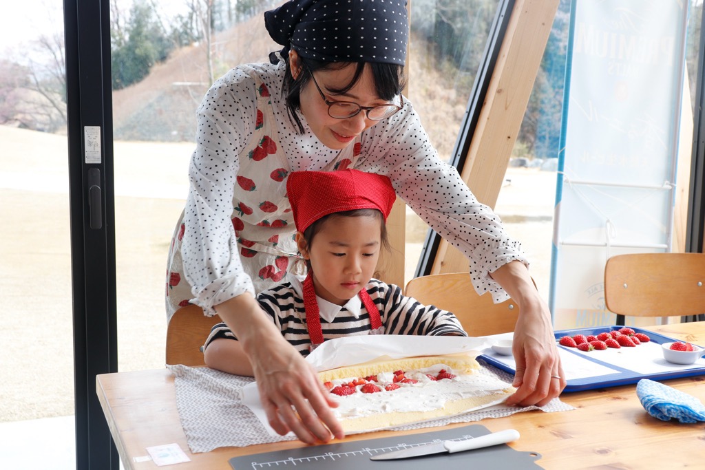 ロールケーキ巻き