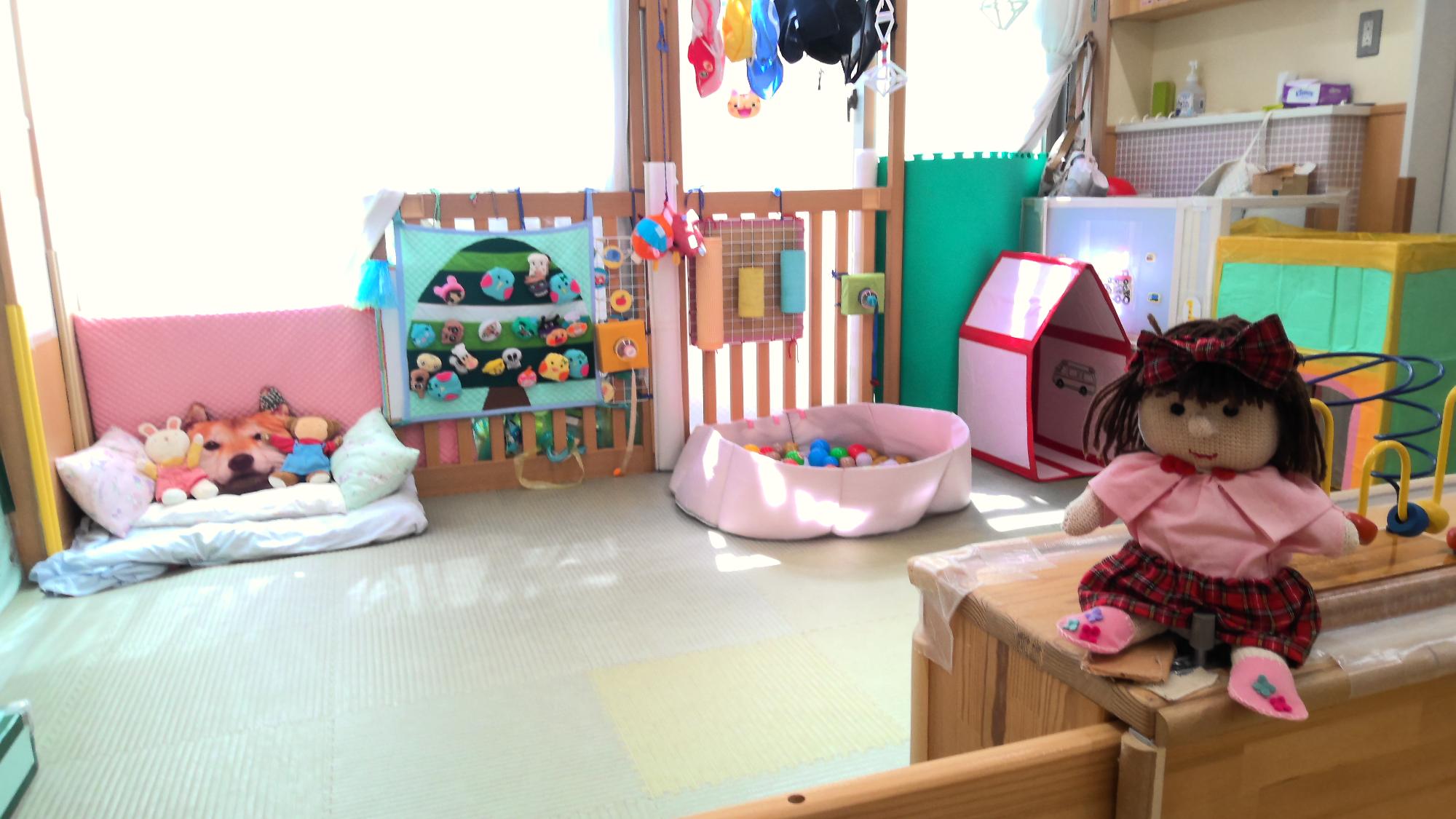 0歳いちご組保育室2