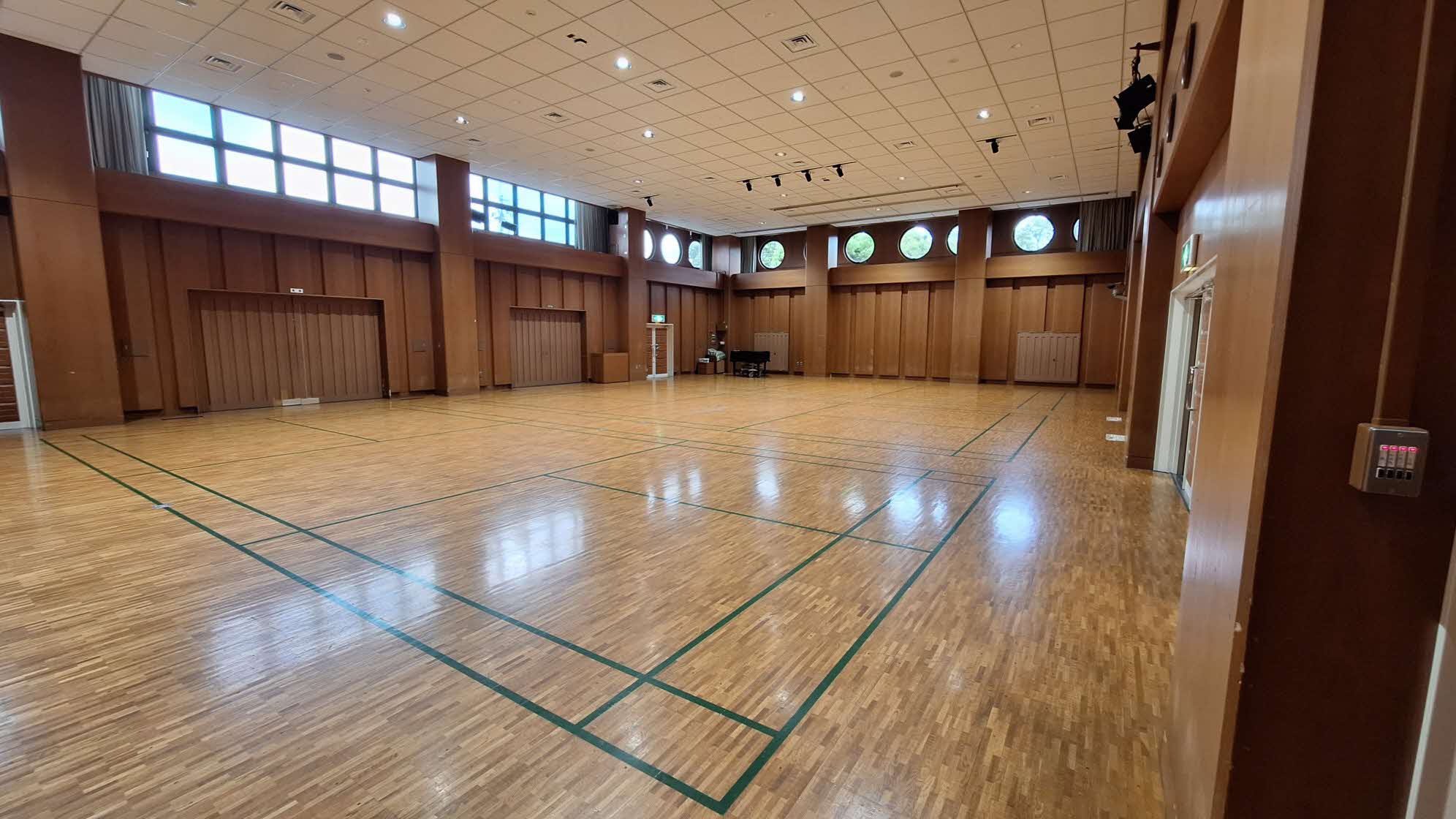 青少年ホール