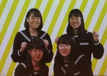 最優秀賞に選ばれた茨木高校チーム「美食遺産」。修学旅行中のため、ビデオ発表に。