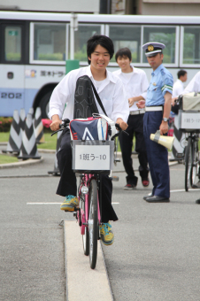 実技試験を受ける生徒