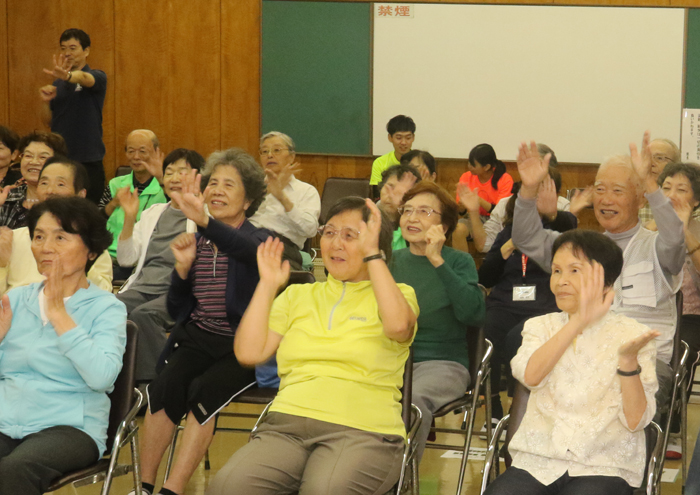 講演会（健康体操）の風景