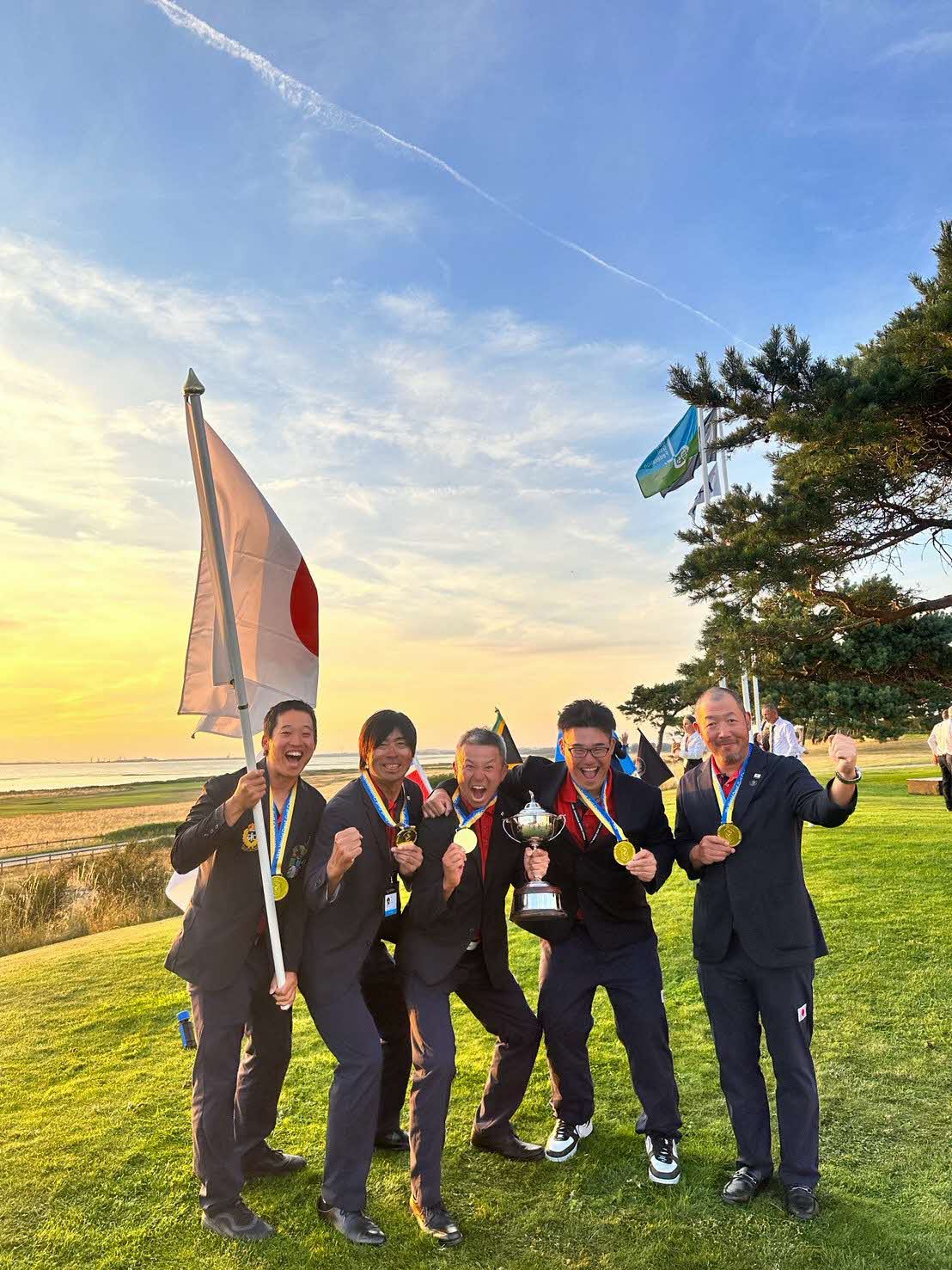 世界デフゴルフ選手権で優勝した日本チーム