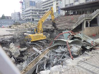 人工台地解体中1