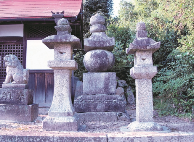 大岩八幡神社五輪塔