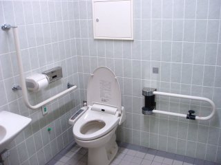 多目的トイレ内部の写真です