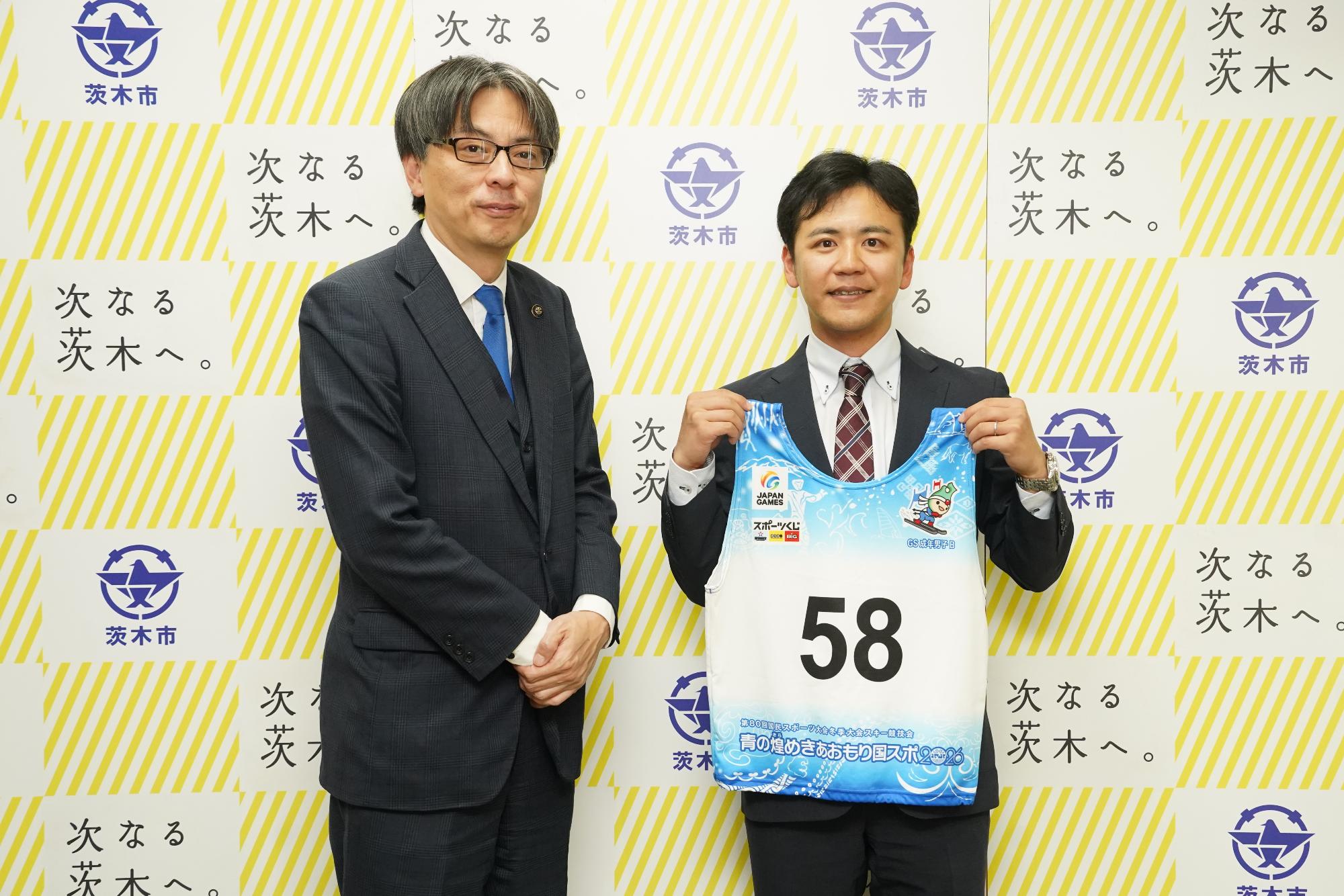 選手と市長の写真