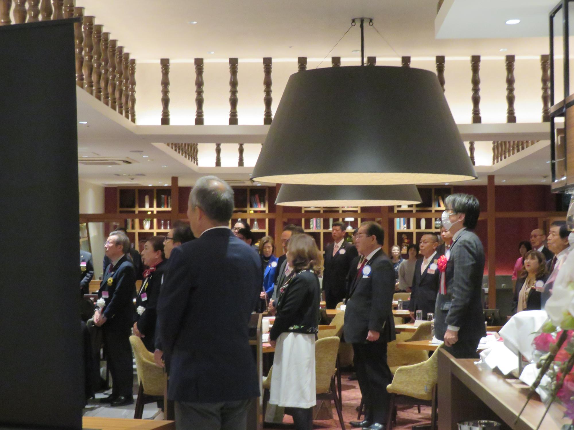 出席者と市長の写真