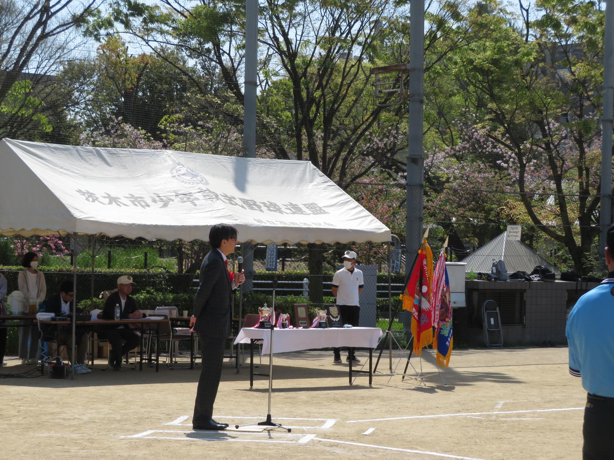 あいさつをする市長の写真