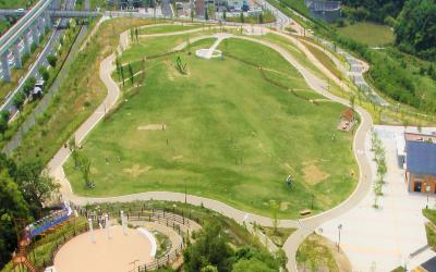 彩都西公園全景