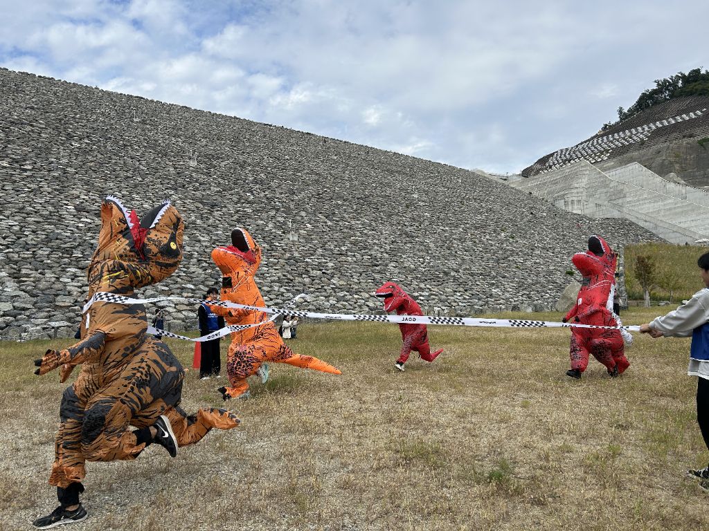 ティラノサウルスレース