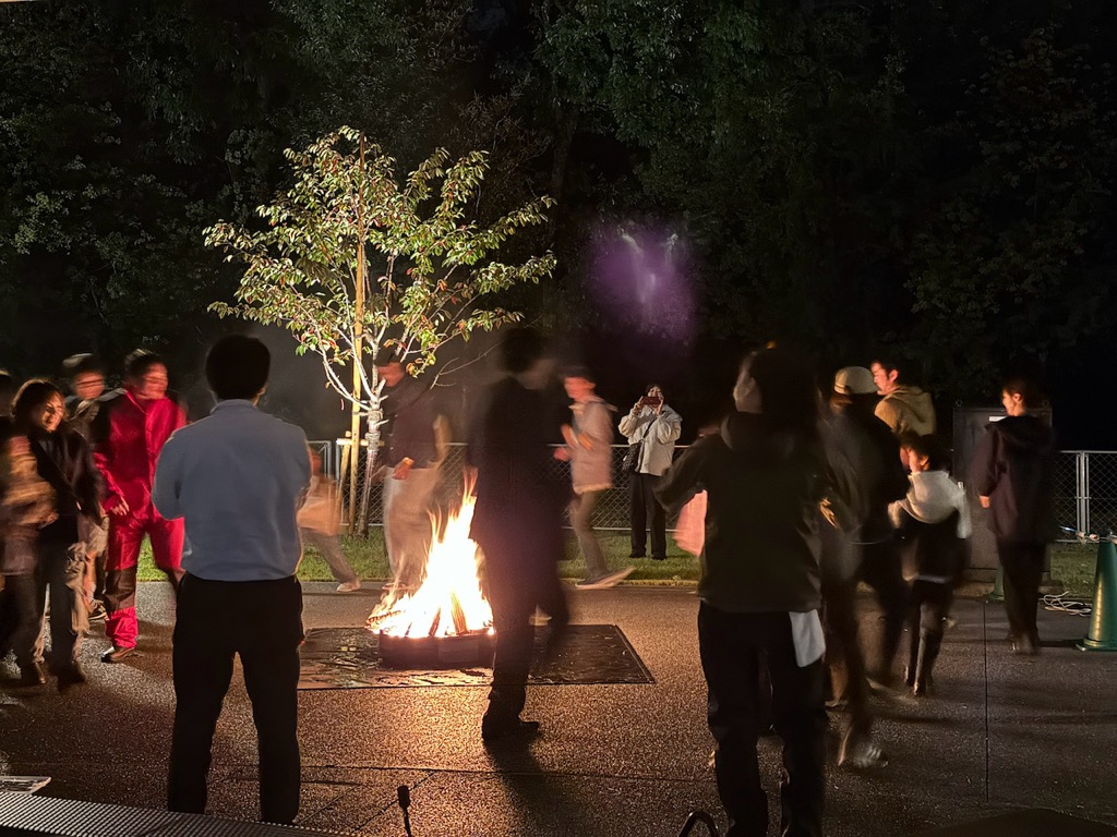 キャンプファイヤー