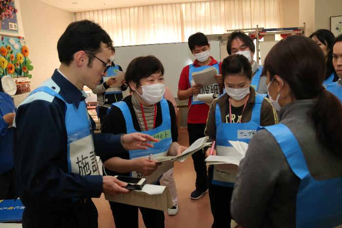 会議が行われている様子の画像