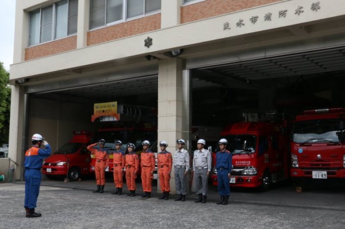 茨木市消防職員が被災地へ出発の様子の写真