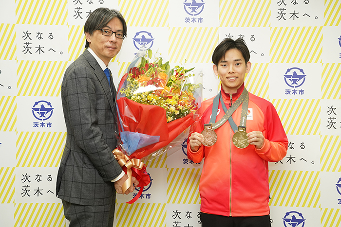 森健司選手と福岡市長