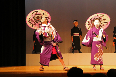 子ども歌舞伎の様子の写真