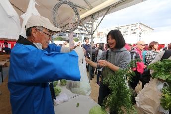 生鮮野菜の販売（農業祭）