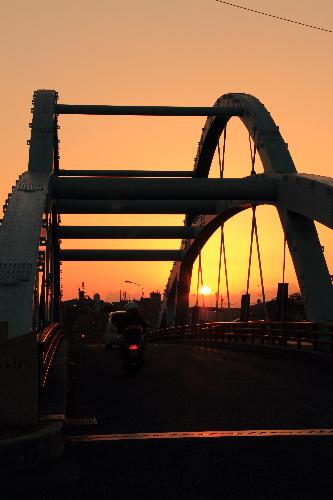 西河原新橋の夕景