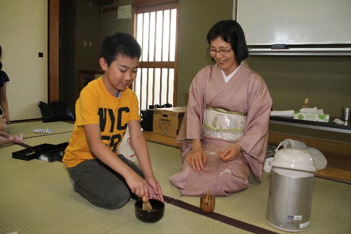 茶道体験の様子